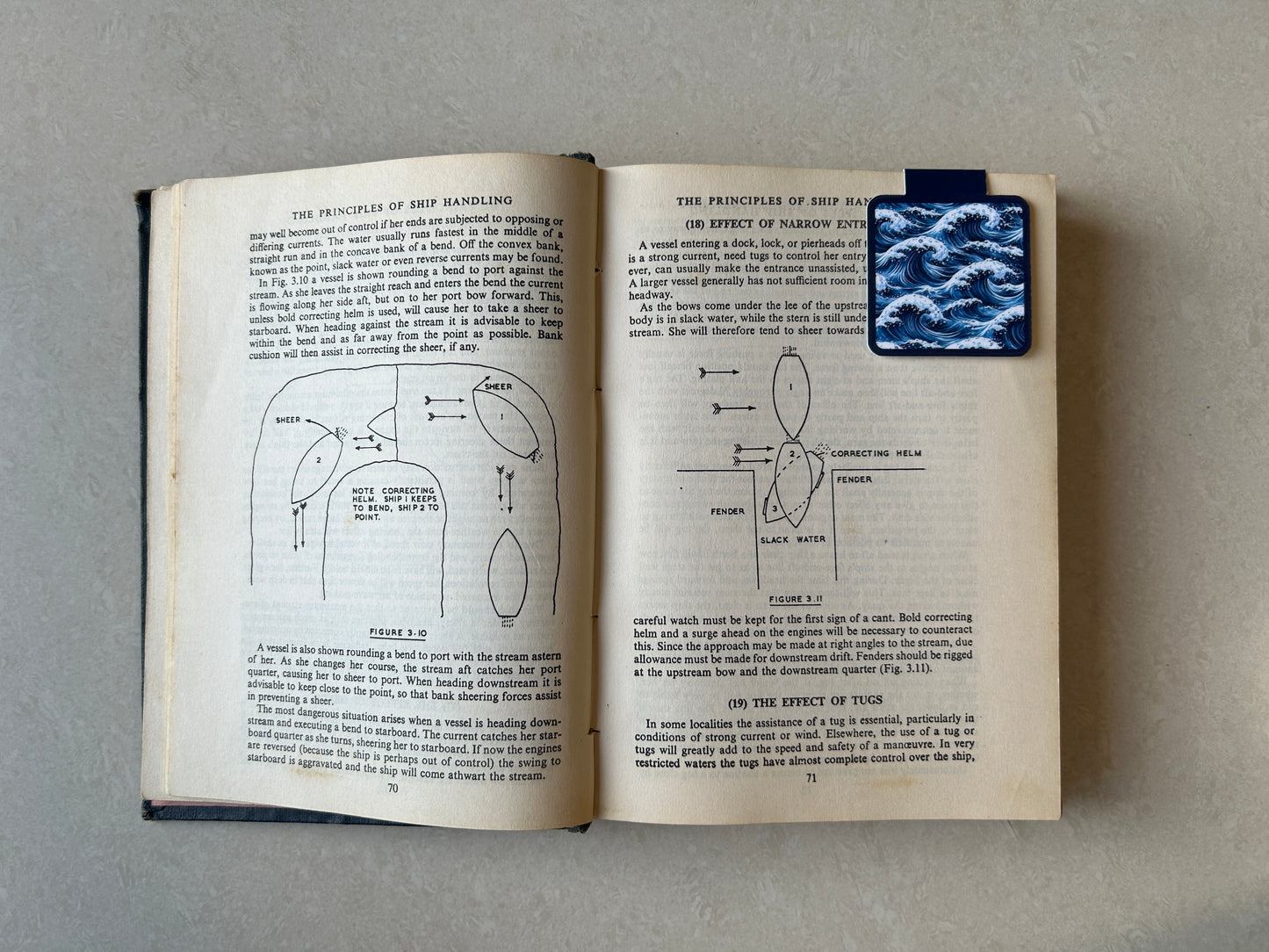 Ocean Wave Magnetic Bookmark – Minimal Nautical Bookmark for Books & Journals